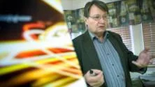 Tony Blomqvist, verkställande direktör för IT Norrbotten, tror att det finns en lösning för de 18 abonnenter som förlorar sin fasta telefoni när polisens nya radiokommunikation, Rakel, införs.Foto: Kurt Engström