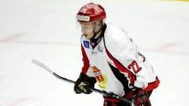 Elias Fälth har gjort succé med Almtuna i årets allsvenska. Nu jagas han av Luleå Hockey.