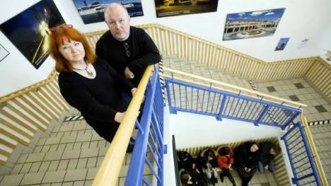 Helena Enqvist, rektor och Rolf Kaarlenkaski, skyddsombud, har beslutat att ta in vakter sedan två elever på gymnasieskolan Örnen hotats. FOTO: Pär Bäckström