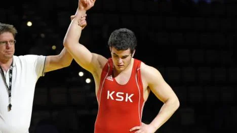 Viktor Pääjärvi, Kiruna gick segrande ur 120-kilosfinalen mot Emil Kangastie, KarlGustav Brottning.