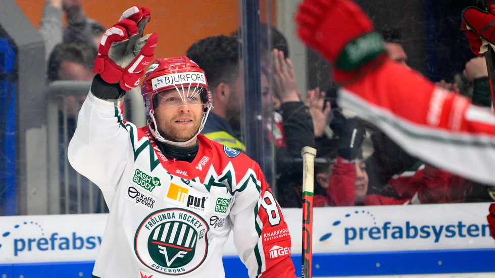 Frölundas Ryan Lasch jublar efter sitt vinstmål borta mot Växjö.