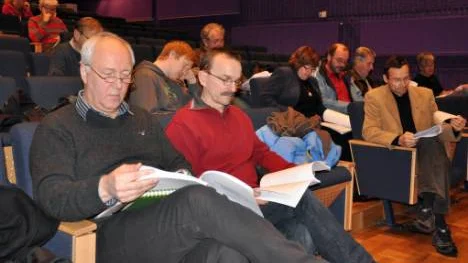 Rapporten om upplevd hälsa och miljöstörning i gruvsamhällena, skakade om många åhörare. Närmast kameran, Karl Wikstöm, ansvarig för samhällsomvandling vid LKAB. FOTO: Marie Ridderström