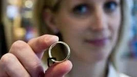 Ringen är vald! Maria Hegstam får den på sitt finger den 8 maj när hon gifter sig med David Holm i Arcushallen.