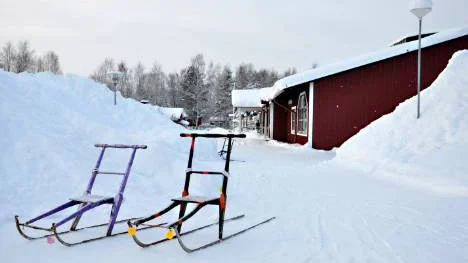 Sparktransport till skolan nära hemmet byts ut till busstransport till en skola fem mil bort för högstadiebarnen i Vuollerim i höst.