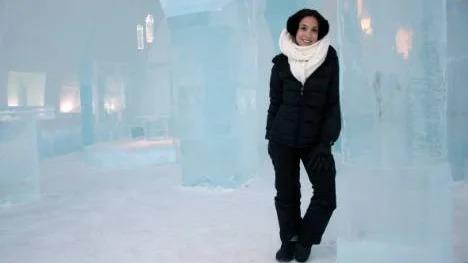Maylene Klass, programledare för The screening room i CNN, spelade in delar av programmet i ishotellet i Jukkasjärvi. Hon planerar redan för en ny resa till Jukkasjärvi från London där hon har sin arbetsplats och sin familj. FOTO: HANS STERNLUND FOTO: Hans Sternlund