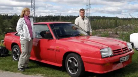 Britt-Marie Didriksson och Jan Kieninger, Linköping, med Opel Manta B GSI  från 1988, sista året som modellen tillverkades.