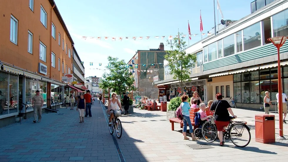 Gågatan är Bodens affärscentrum. Vägg i vägg byggs en galleria, men det har inte påverkat handeln negativt.