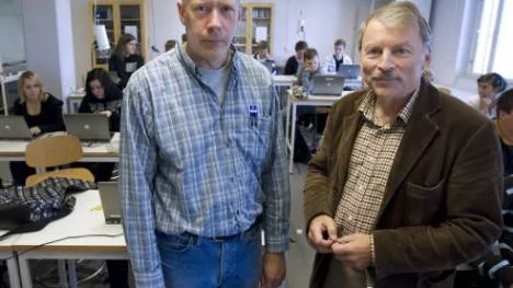 Lärarna vid naturvetenskapliga programmet i Luleå, Kent Björkbom och Urban Amrén, hoppas att Luleå blir en av de orter dit ett försök med spetsutbildning i matematik förläggs.FOTO: Göran Ström