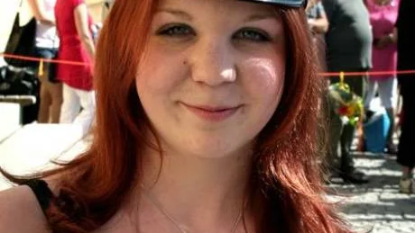 "Det känns väldigt bra, det var lite nervöst", säger Caroline Olsson som tog studenten från estetiska programmet.