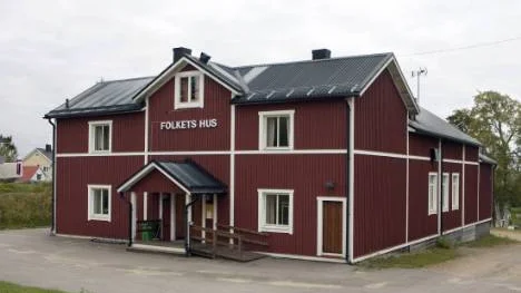 Folkets hus i Båtskärsnäs från 1914, det andra i ordningen sedan patronerna i sågverksbolaget tvingat Folkets hus-föreningen att riva det första från 1908.