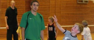 Baskettalangerna fick lektioner av bästa klass
