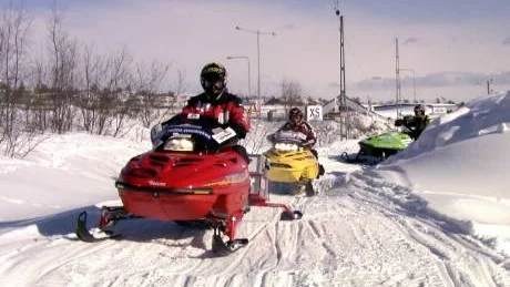 Länsstyrelsen sätter stopp för försöket att kunnat ta skotern direkt från villan eller skotergaraget ut på närmaste skoterled i Kiruna.   FOTO: Hans Sternlund