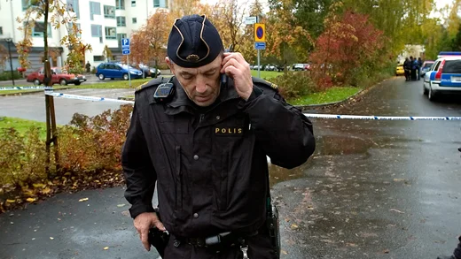 Dubbelmord vid Karl Dahlgrensgatan/Åsgatan i Linköping.
Yttre befälet Claes Solid