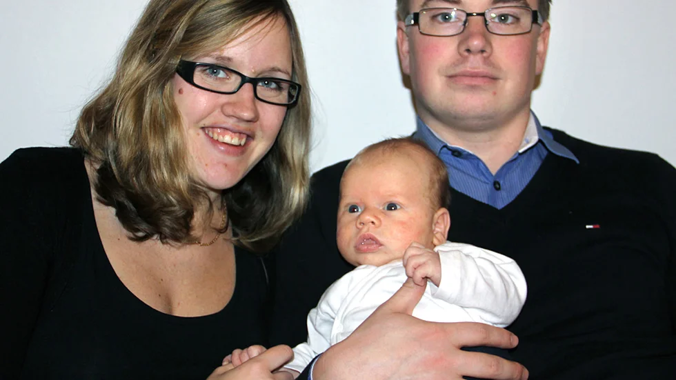 Rebecka och Per Jodrén, Tranås, fick den 3/11 sonen William. Längd 51 cm, vikt 3 685 g. Per kommer ursprungligen från Ödeshög.
