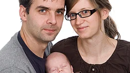 Hanna och Simon Gustafsson, Stigbergsgatan, Linköping, fick den 12/11 en son som heter Tage. Vikt 2 730 g, längd 48 cm.