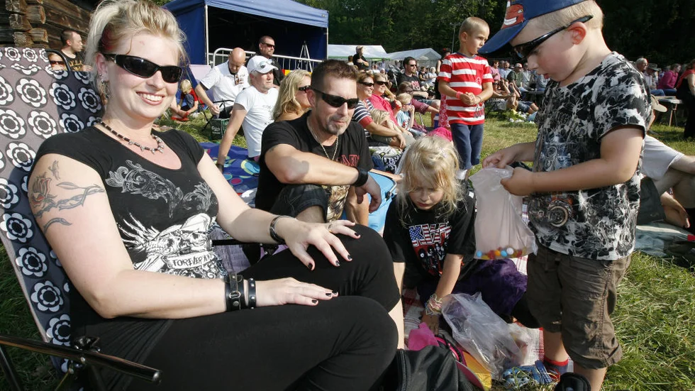 Familjen Qvist var långt ifrån ensamma hårdrockare på Klockareängen. foto: daniel bennelid