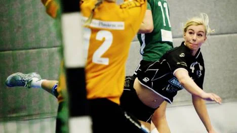 Erika Isaksson lyckas komma igenom Kungälvs försvar i första halvlek. Men efter en bra start av Boden tappade de spelet efter bara 15 minuter och förlorade tillslut med 30-20.