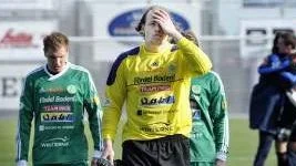 Det tunga uttåget. BBK:s målvakt Ludwig Bergström lämnar Boden arena efter 03 i premiären mot det tippade topplaget Sirius.