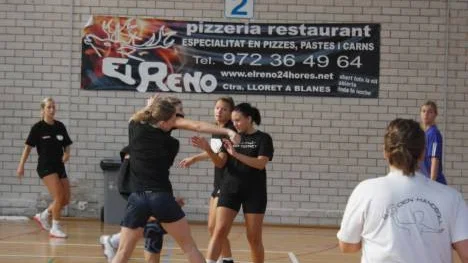 Boden Handboll genomförde sina tuffa träningspass i en mycket fin sporthall i Lloret de Mar.