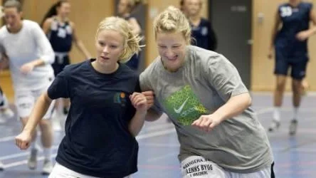 Guarden Linda Hellander (till vänster) har tagit vägen via Norge till talangfulla Luleå Stars. Nu är det hon som ska leda                                 laget i basketettan.