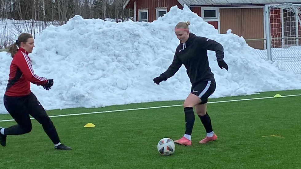 Förhoppningarna är att målfarliga Filippa Karlberg lyfter Tjusts offensiva spel.