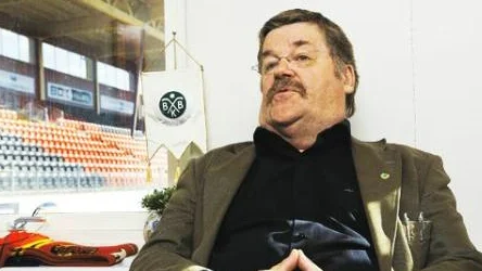 Ingemar Ek har varit Boden BKs starke man i många år.  Han har upplevt framgång och glädje – men även motgång &tab;&tab;   och till och med utbrändhet. Nu tycker han att tillfället är perfekt för att lämna klubben och låta någon annan ta över. ”BBK är på uppgång igen – den som tar över kan direkt börja sikta på 2010”, säger han. FOTO: PÄR BÄCKSTRÖM