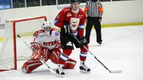 Tobias Nilsson och hans Boden var ett nummer större än Markus Ottosson och hans Piteå. Boden vann premiärmatchen efter straffar.