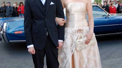 Andreas Tränstad och Elin Johansson klarade sig från hagelskuren.
