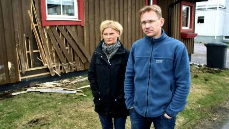 Helena och Jan Ågren betraktar förödelsen som den drogpåverkade föraren orsakat.
