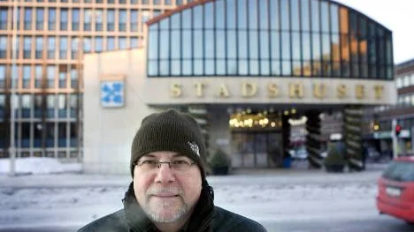 Roger Kempainen, chef vid Norrbottens kommunförbund, beskriver det ekonomiska läget i vissa kommuner sonm panikartat.