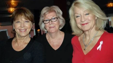 På onsdagskvällen var Lill Lindfors och Alexandra Charles inbjudna till Elsa Lindströms modevisning i Boden.FOTO: Lena Leffler