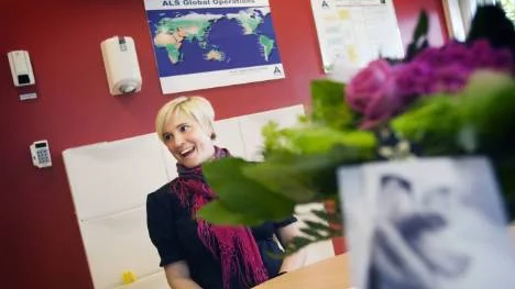 Camilla Wirén, ekonomichef vid ALS Laboratory group, tror att utmärkelsen Tröstnappen kan stimulera andra företag att tänka på jämställdhet. Foto: maria ekman