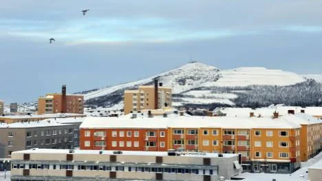 Det blev Kiruna BK som fick skriva under avtalet om arrende med Snöbolaget.FOTO: Åsa Junkka