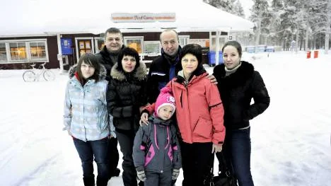 Trine, Konstantin och Victoria Zheleznyak och Dima, Alina, Ylya Okunev samt Anne Dmitrieva vinterturistar just nu i Luleå.