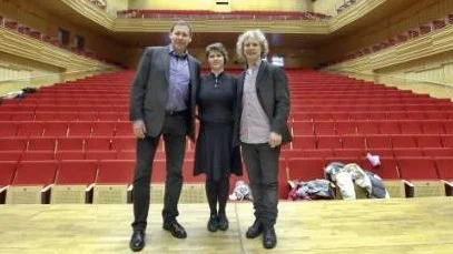 Erik Ståhlberg, Erica Back och Jacob Wistrand kliver upp på scenen i Luleås kulturhus. Nästa gång blir det på premiären av "Figaros bröllop". <_Bildtext Fotobyline>Foto: Göran Ström</_Bildtext Fotobyline>