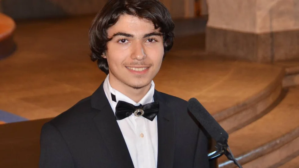 Sommarmusik.  Ibrahim Nasrullayev älskar och sjunga. " Att hålla konsert är det bästa jag vet."