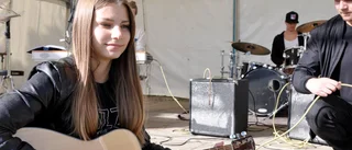 Manifestation för skolan i Pajala