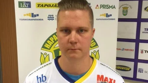 Stannar. Toni Vanha har förlängt med HT Bandy.