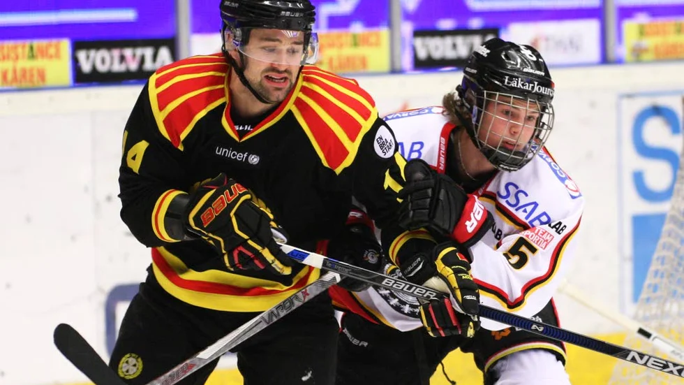 Ljus framtid. Linus Nässén fick höra att han har en "ljus framtid" inom NHL-klubben Florida Panthers.