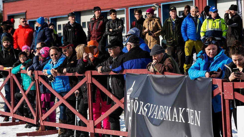 Publik. Många hade tagit sig till målområdet för att se och heja på åkarna.