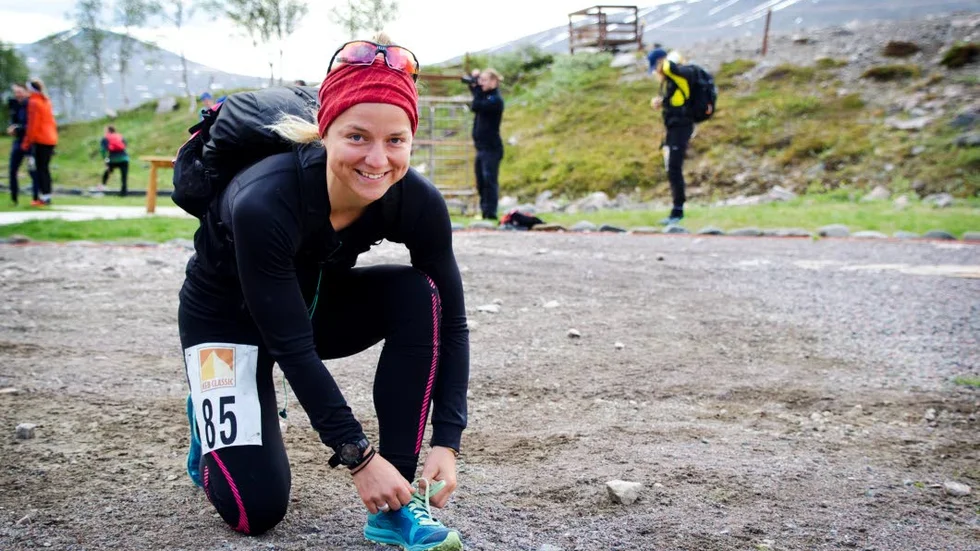 Elin Strannergård jobbar på Saltoluokta fjällstation och for till Kebnekaise för maraton på sin lediga dag. "Varför ska man värma upp, jag har sex timmar på mig", sa hon och skrattade.
