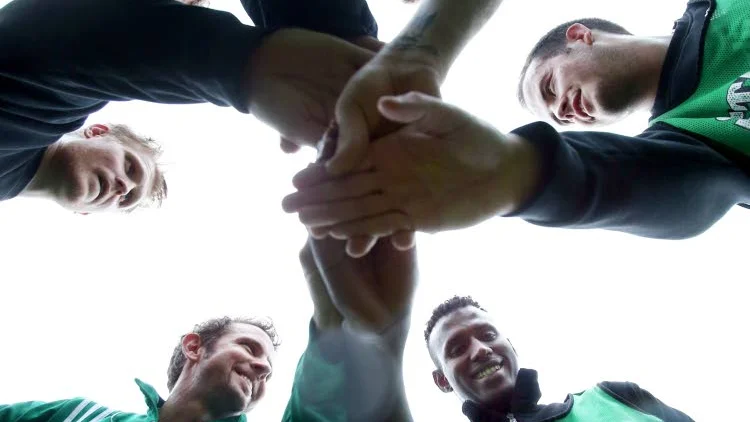 Tillsammans. Anders Leufvén, Liban Weheliye, Andraes Häll, Kenneth Sandelius, Martin Johansson och Thomas Bohre.
