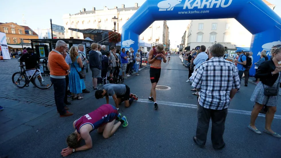 Svettigt värre. Många av löparna var rejält trötta när de passerade mållinjen på Stora torget.