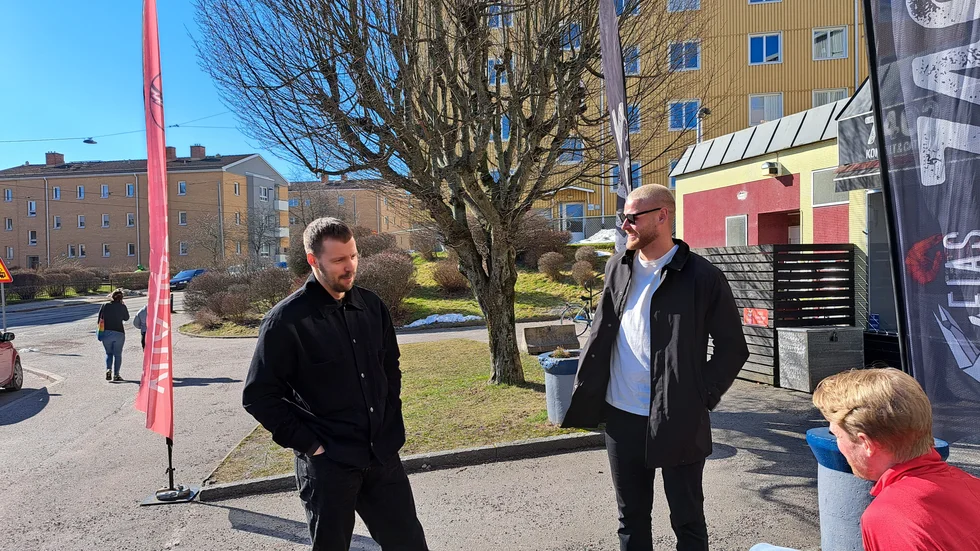 Marcus Eriksson och Hampus Falk strax innan arrangemanget i Haga tog fart. De var tillsammans med Jesper Samuelsson spelarna på plats.