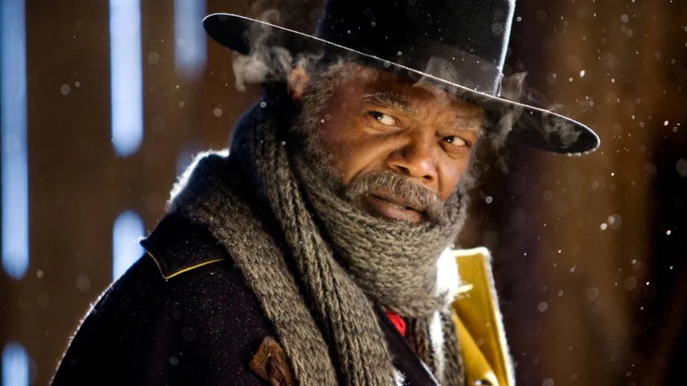 En av de åtta. Samuel L Jackson är en av de snabbpratande, snabbskjutande gestalterna i Tarantinos nya film.