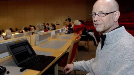 Smittskyddsläkare Anders Österlund berättar hur Norrbottens läns landsting har vänt klamydiakurvan. "Vi delar bland annat ut gratis kondomer på ungdomsmottagningar och vårdcentraler till unga upp till 25 år", säger han.