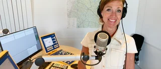 Radioprofil som njuter av varje dag på jobbet