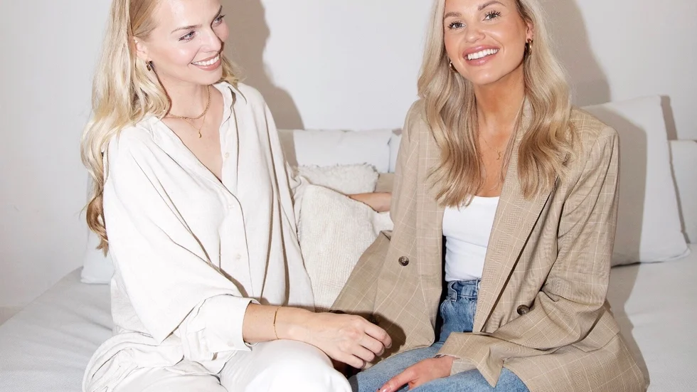 Susanna Moen och Sara Norrbom vill med boken ge kvinnor verktyg att förstå menstruationscykelns påverkan.