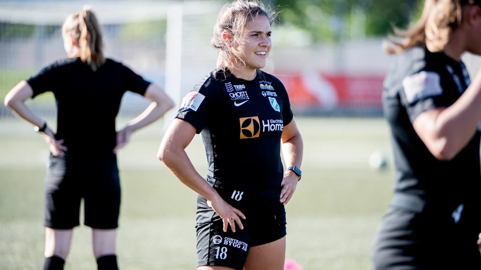 Det blev två säsonger för Carly Wickenheiser i Morön – nästa år väntar spel i Kif Örebro för amerikanskan.