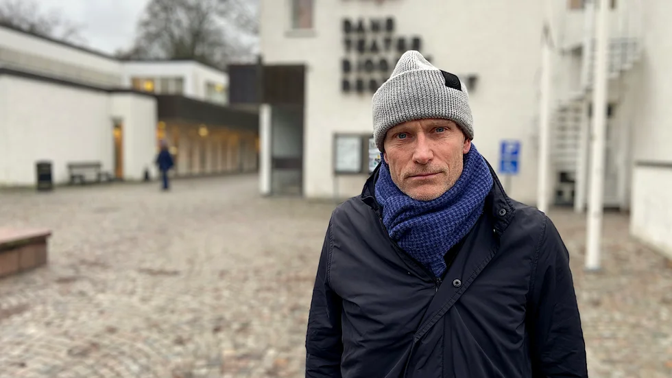 Ombyggnationen av Joar Blå till kulturhus har dragit ut på tiden och nu måste arbetsmiljön i de befintliga lokalerna undersökas. Jonas Nyström, förvaltningschef på upplevelseförvaltningen, har fått uppdraget.